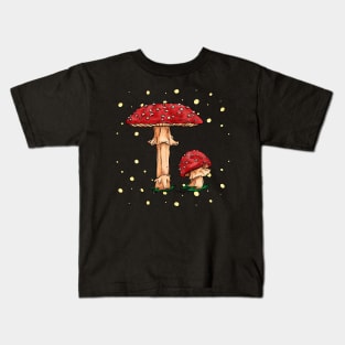 Amanita muscaria mushrooms, red fly agaric Kids T-Shirt